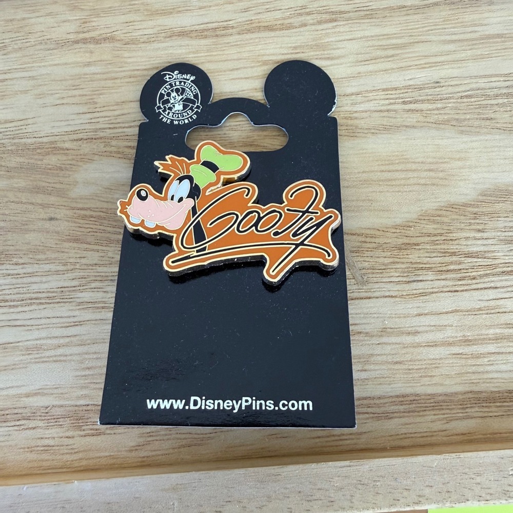 Disney Goofy Autograph Signature 2007 Pin OS Orange Enamel Character Logo New